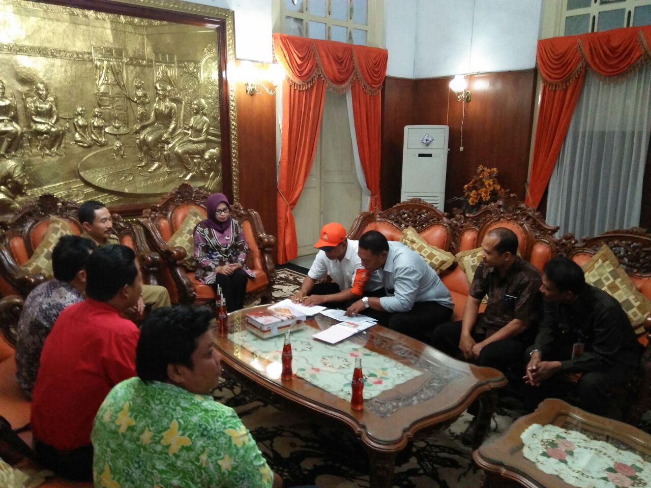 KPU Pati Coklit Bupati Pati dirumah Dinasnya hari ini