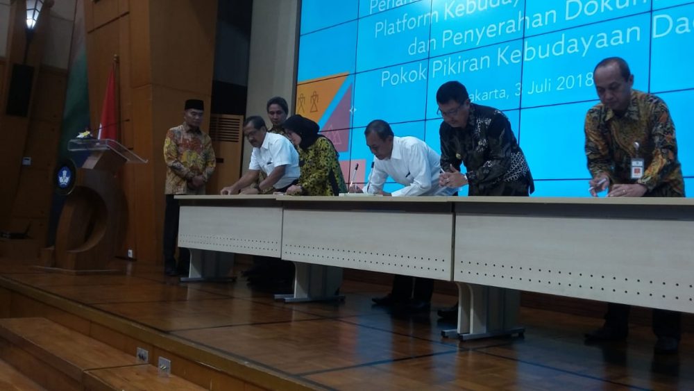 Penanda Tanganan MOU Flatfrom Kebudayaan Indonesia Antara Bupati Blora Dan  KEMDIKBUD RI