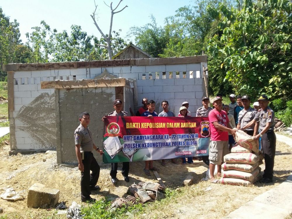 Bhakti Kepolisian Dalam Rangka HUT Bhayangkara Ke -72 Polsek Kedung Tuban