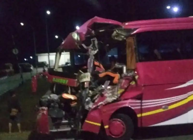 Rombongan Guru Asal Lumbir Banyumas, Kecelakaan di Tol Cipali