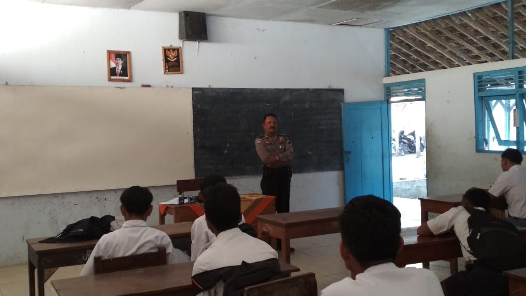 Polsek Randublatung, Terjun Langsung Pengenalan Lingkungan Baru Pada Siswa Baru