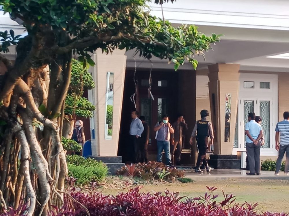 KPK Geledah Rumah Pribadi Bupati Lampung Selatan
