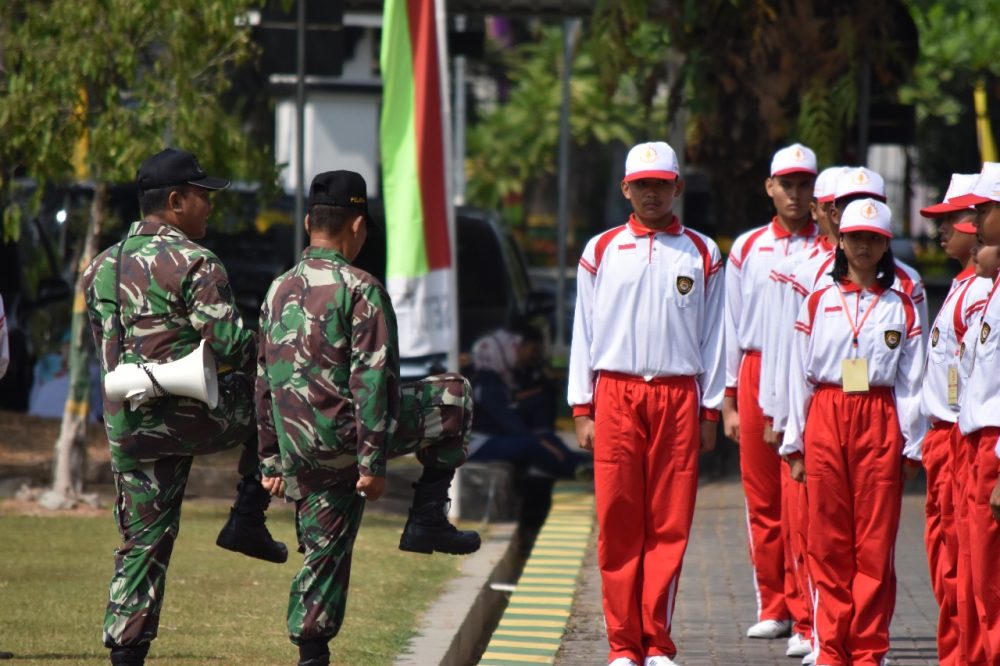Jelang HUT RI KE 73 Babinsa Latih PASKIBRAKA