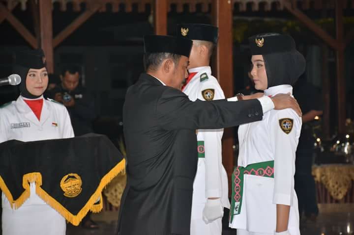 Pj Bupati Banyumas Budi Wibowo Kukuhkan Pasukan Pengibar Bendera