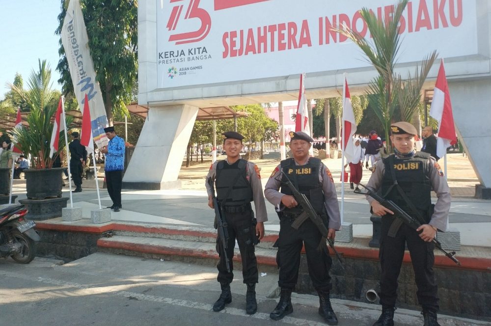Polres Blora Sterilisasi dan Amankan Jalannya Upacara Detik Detik Proklamasi dan Penurunan Bendera di Alon Alon Blora