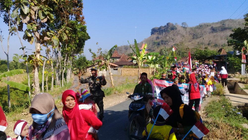 Ratusan Peserta Ramaikan Pawai Karnaval Yayasan Al-Roudloh