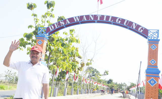 Membangun Gapura,  Desa Wantilgung Lebih Cantik dan Elegan