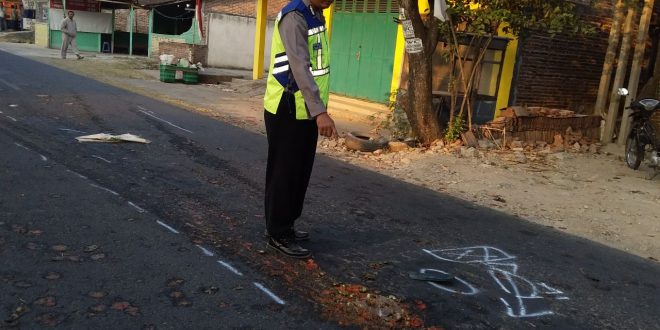 Satu Korban Meninggal Di Tempat Dalam Kejadian Kecelakaan di Gabus