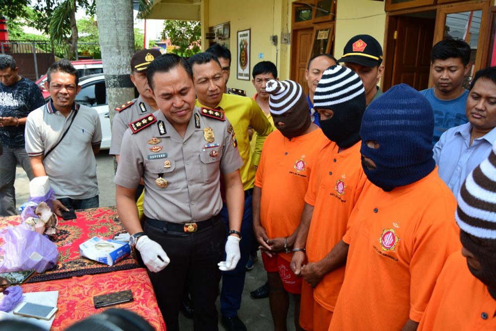 Provokator Pembakaran Mobil Dinas Perhutani Oknum Perangkat Desa