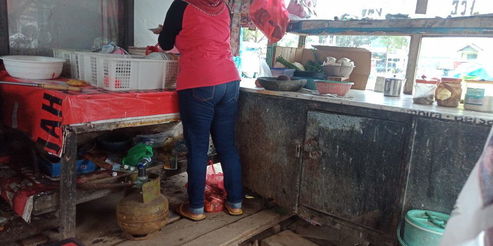 Harga Gas 3 Kg Selangit Pedagang Kecil Menjerit
