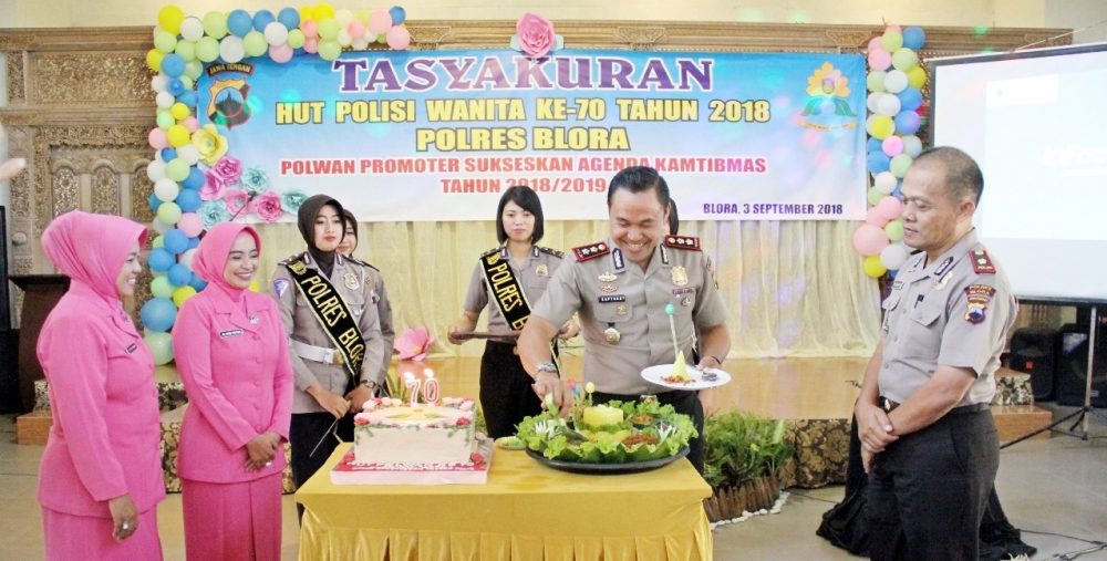 Meriahnya Tasyukuran HUT Polisi Wanita di Kapolres Blora