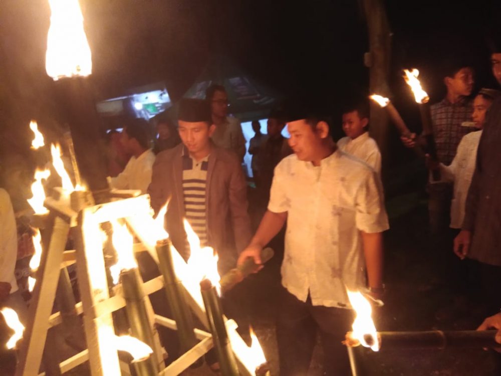 Anggota DPRD Lampung Selatan Ikut Meriahkan Pawai Obor Malam 1 Muharam