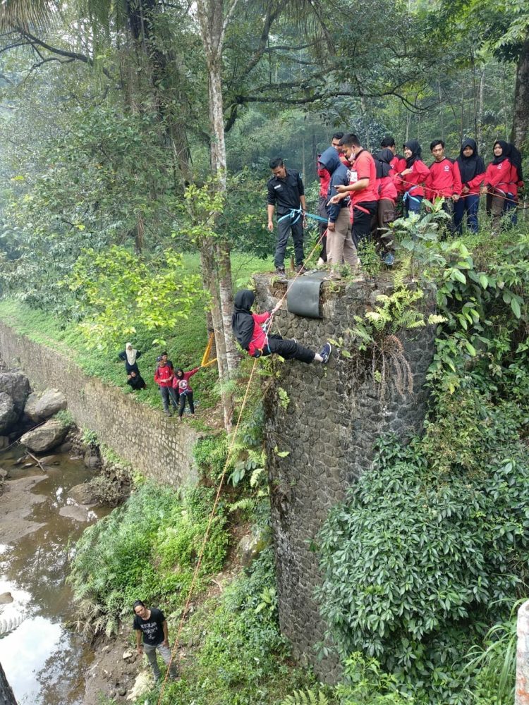 Puluhan KSR Banyumas Ikuti Diklan Vertikal Rescue