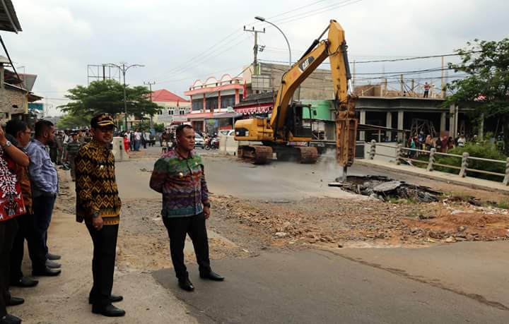 Plt Bupati Lampung Selatan Tepati Janji