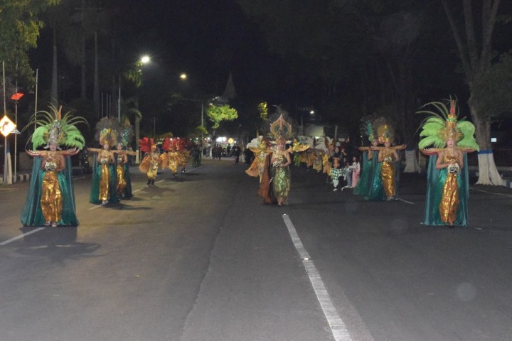 Penyambutan Danrem 081/DSJ DiSambuat Kirap budaya