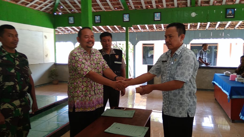 Menjadi Calon DPRD, Mulyadi Kepala Desa Botoreco  Digantikan Cariknya