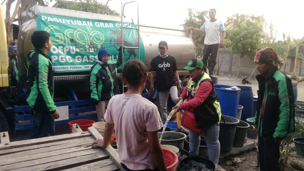 Paguyuban Grab Cepu (PGC- Gass Poll) Bantu Air Bersih