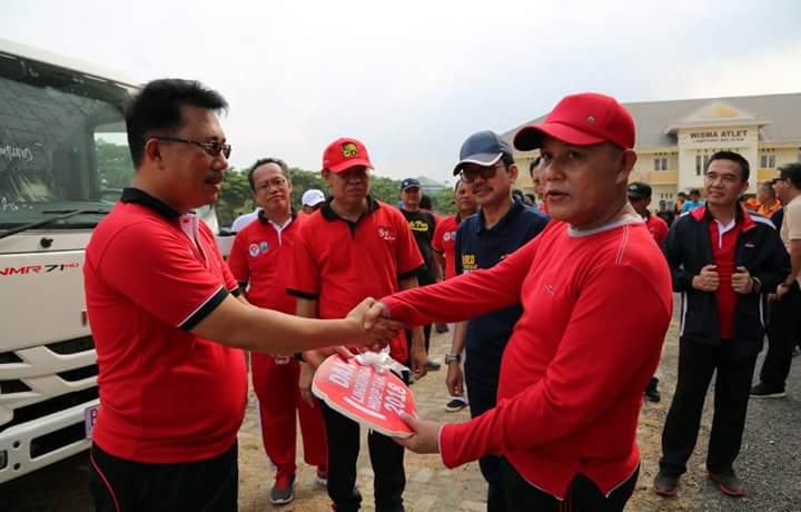 Disperkim Lampung Selatan Terima 4 Kendaraan Pengangkut Sampah
