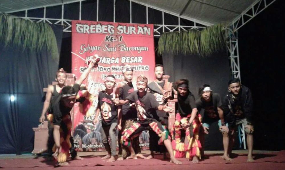 50 Barongan Iringi Acara Grebek Suran Desa Mojowetan
