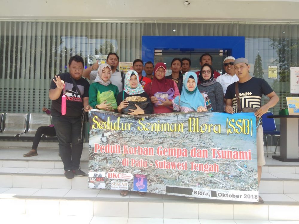 Penyaluran Bantuan Korban Tsunami Oleh Sedulur Seniman Blora ( SSB ) Dan Bantuan Air Bersih Tersalurkan