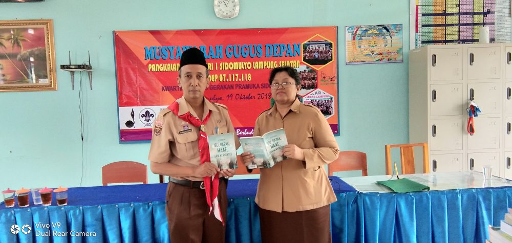 SMAN 1 Sidomulyo / SMAN Rujukan Di  Lamsel Luncurkan Buku Baru