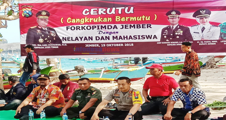 Kapolres Jember Bersama Kasdim 0824 Cangkrukan Bersama Nelayan Dan Mahasiswa