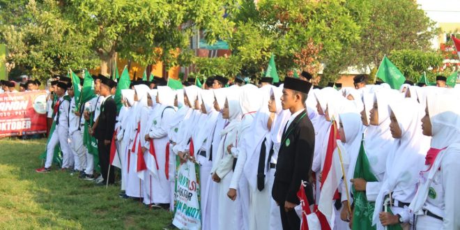 Ribuan Santri Gelar Apel dan Kirab di Alun-alun Pati