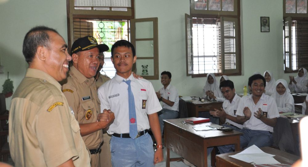 Wakil Bupati Banyumas Temui Siswa Pemanjat Tiang Bendera