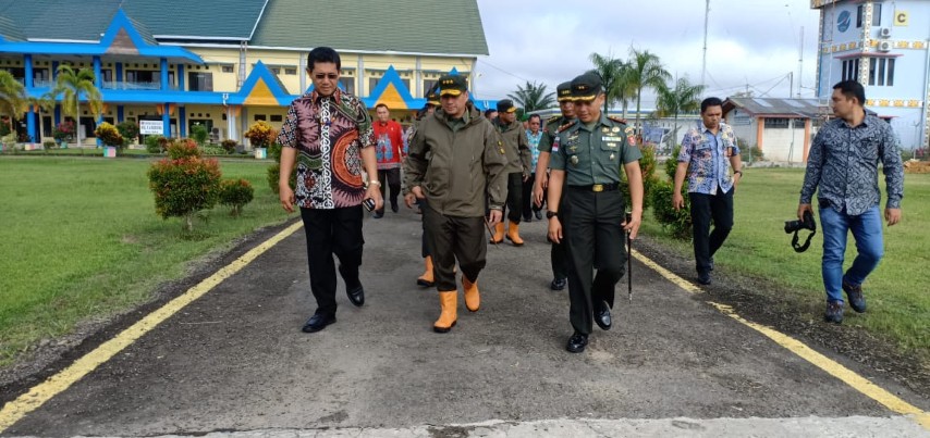 Wakasad di Perbatasan, Kunjungi Posko Utama Satgas Pamtas RI-Malaysia