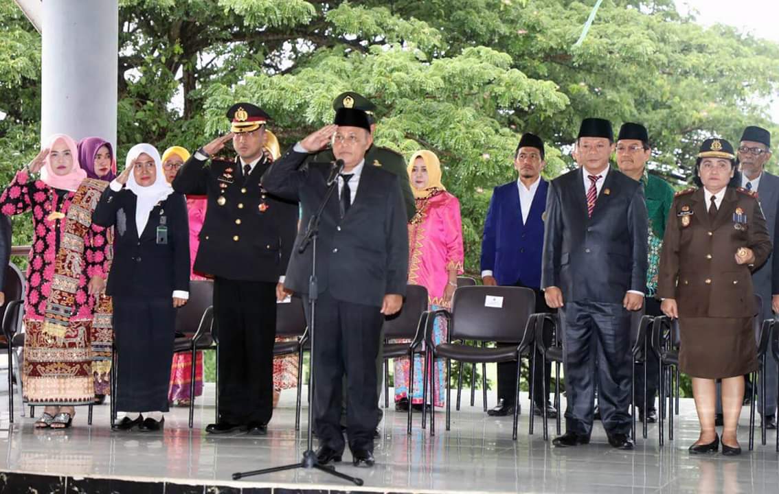 Upacara Peringatan Hari Pahlawan Dilaksanakan  Di Aula Rumah Dinas Bupati Lampung Selatan
