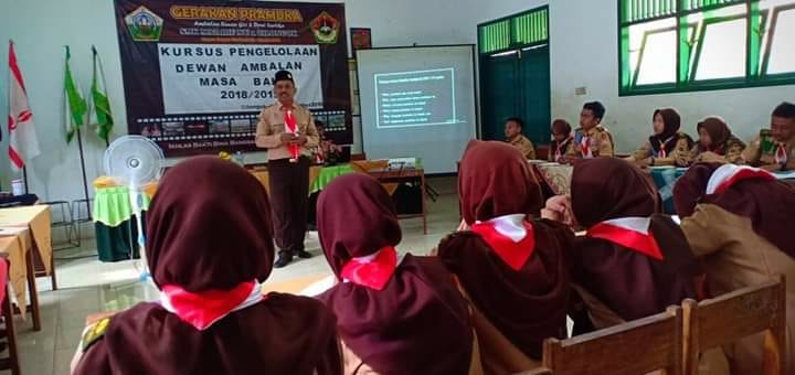 Pramuka SMK Ma’arif NU 1 Cilongok Belajar Jurnalistik