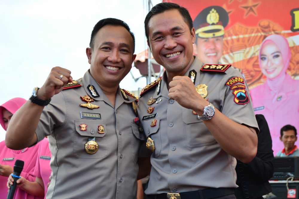 Gerbang Pora Warnai  Lepas Sambut Kapolres Blora