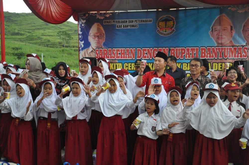 Bupati Minta Masyarakat Gemar Makan Ikan Agar Anak Cerdas