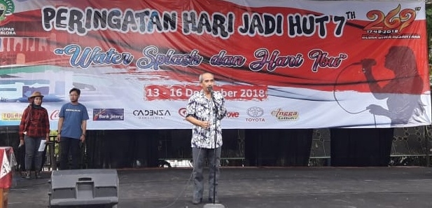 Lomba Maumere Menggoyang Taman Sarbini Water Splash