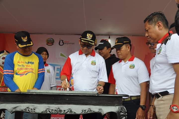 Bupati Banyumas Buka Pameran Pembangunan Infrastruktur