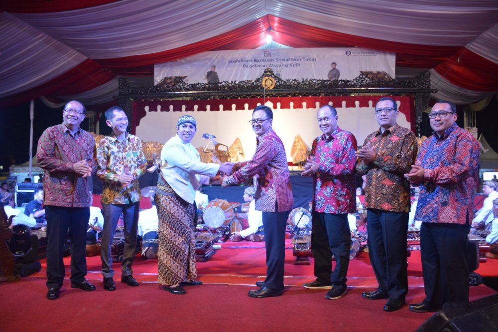 Wayang Kulit : Sarana Sosialisasi dan Edukasi Keuangan OJK