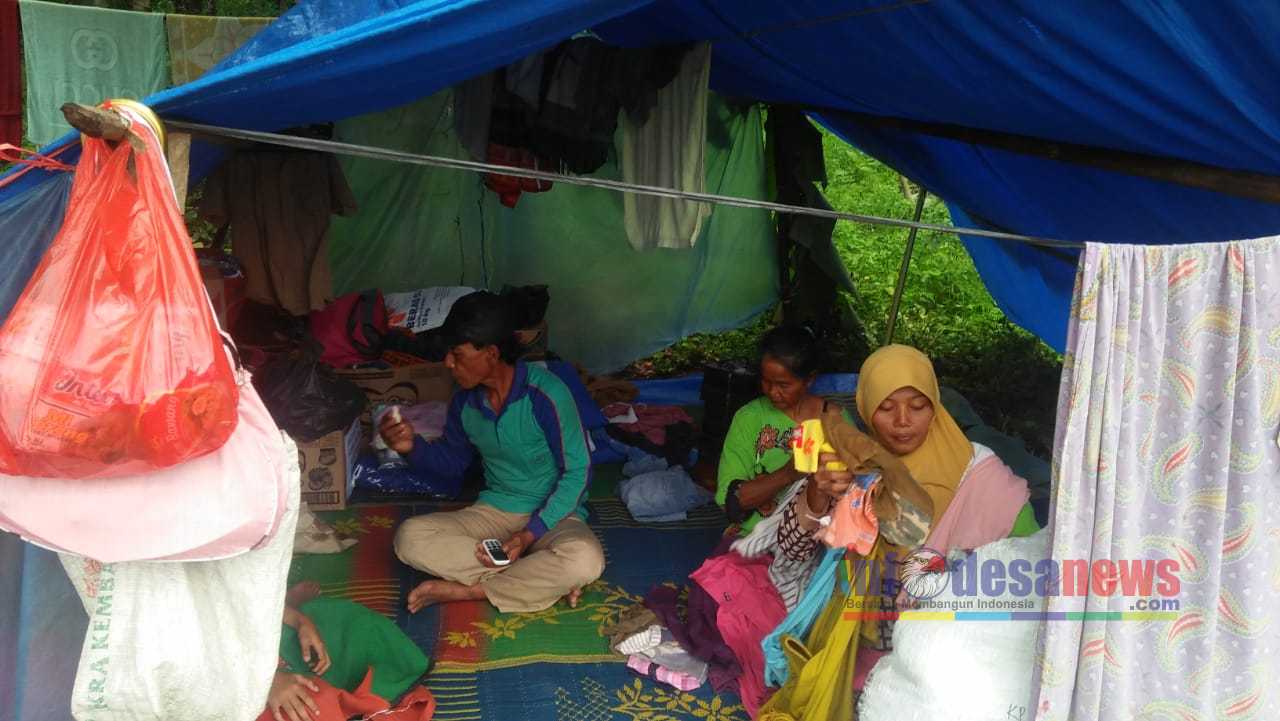 Pakain Dan Slimut Sangat Dibutuhkan Para Pengungsi Di Perbukitan Rel Kereta Api