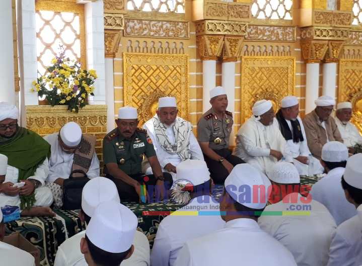 Pangdam IV/Diponegoro Bersama Kapolda Jateng Hadiri Dzikir Maulidur Dan Haul Sulthonul Di Ponpes Miftahul Huda