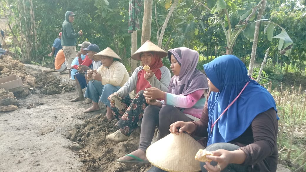 TNI Manfaatkan Waktu Istirahat Untuk Sosialisasi Wasbang