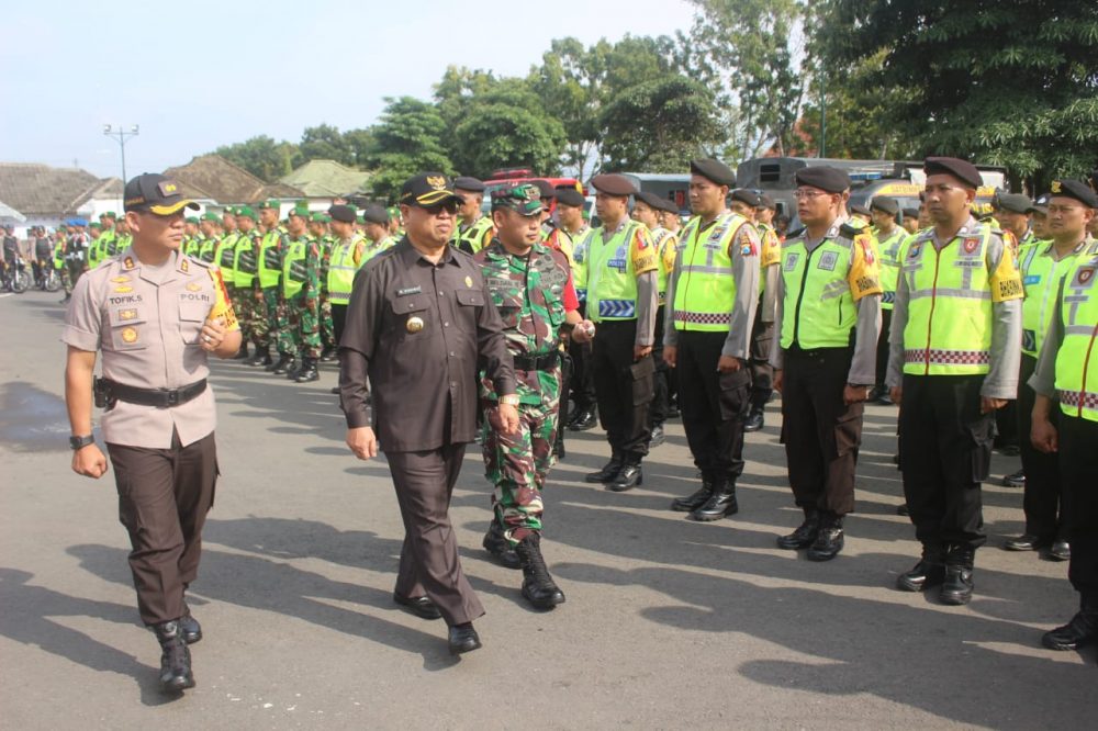 Dandim dan Kapolres Dampingi Plt. Bupati Tulungagung Pimpim Apel Gelar Pasukan PAM Menghadapi Pemilu 2019