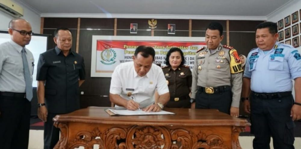 Ketua DPRD Lamsel Hadiri Acara Pencanangan Zona Integritas