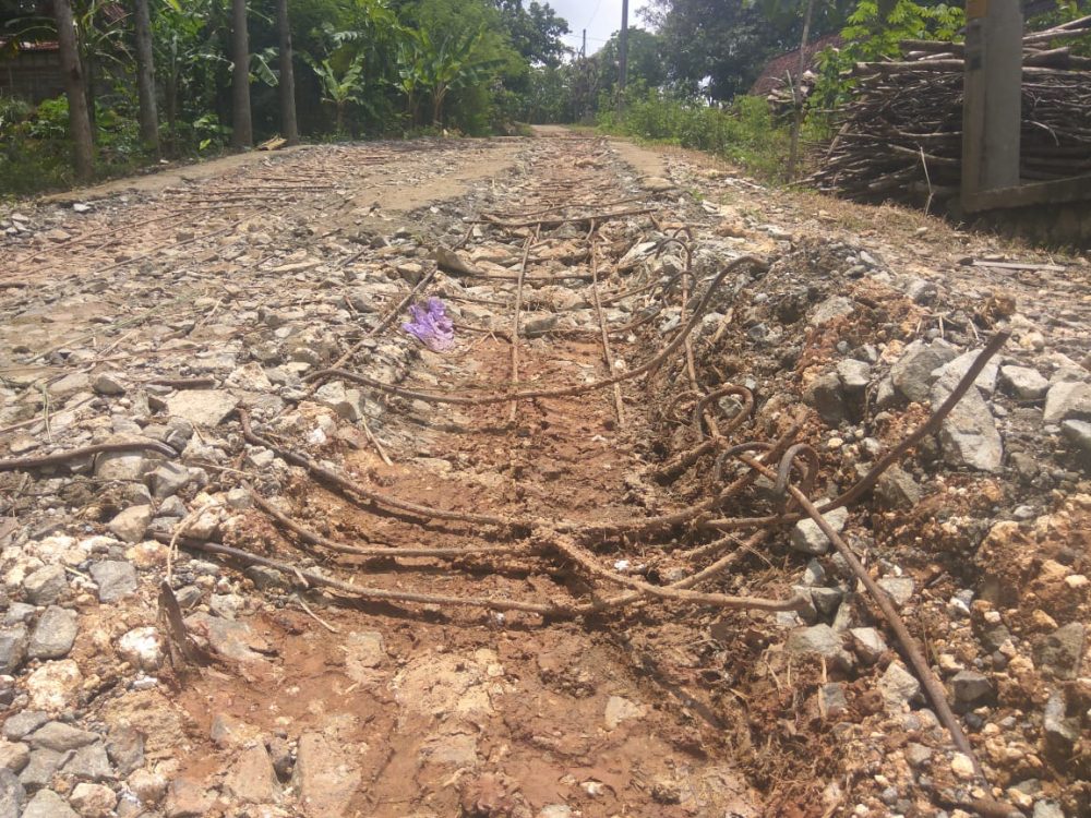 Belum ada Penanganan, Besi Rabat Beton Mengancam Nyawa Warga
