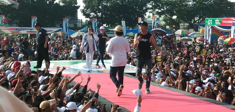 Via Valen Dan Hijau Daun Meriahkan Acara Deklarasi Pujo Lampung Selatan