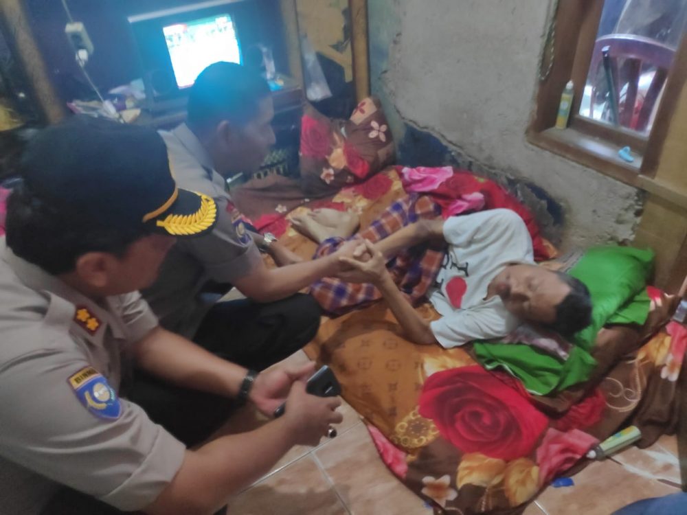 Polri Gelar Baksos Pengobatan Gratis dan Bantuan Sembako untuk 1000 Kaum Dhuafa di Kalideres