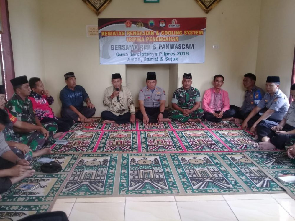 Jelang Pileg Dan Pilpres 2019 Danramil 421-03/Pnh Dan Kapolsek Penengahan Lakukan Cooling System