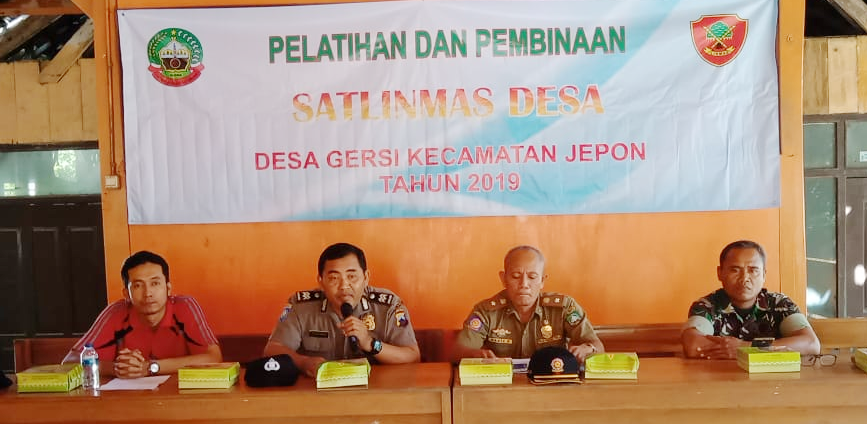 Sinergitas TNI Polri Dan Sat Pol PP Latih Linmas Jelang Pengamanan TPS Pemilu 2019 di Blora.