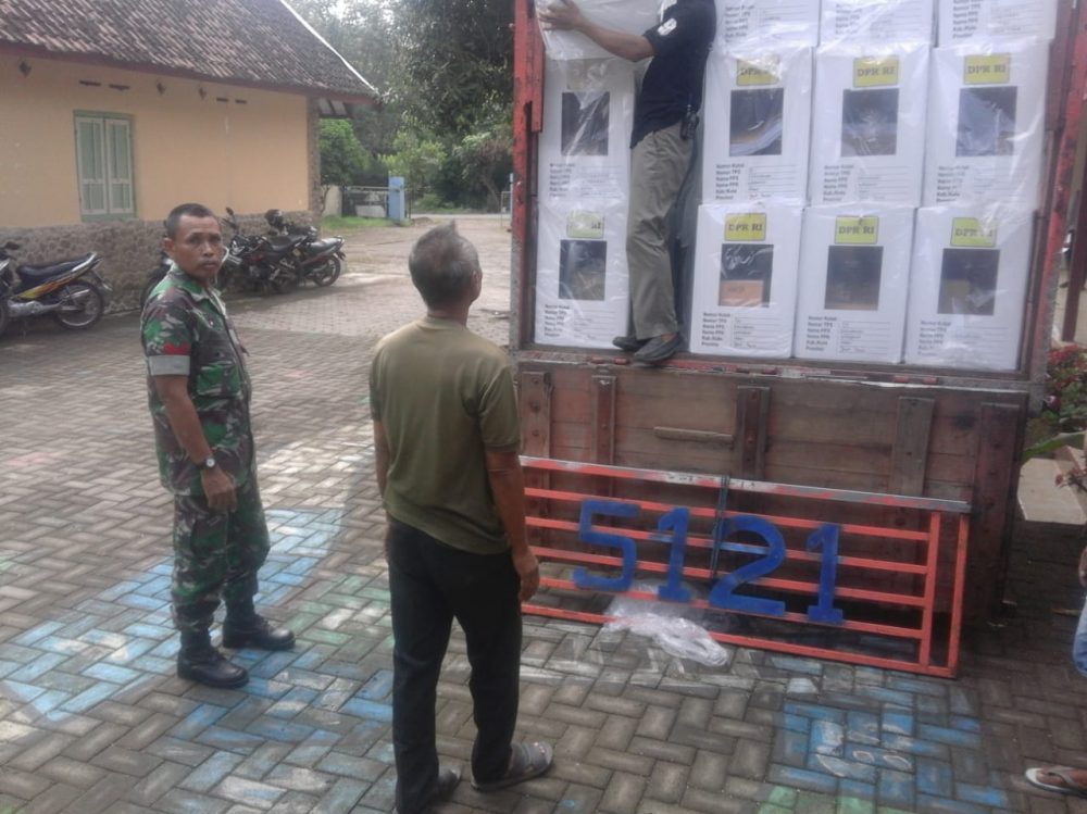 Kopka Ermadi Kawal Pengiriman Logistik Pemilu Dari PPK ke Desa