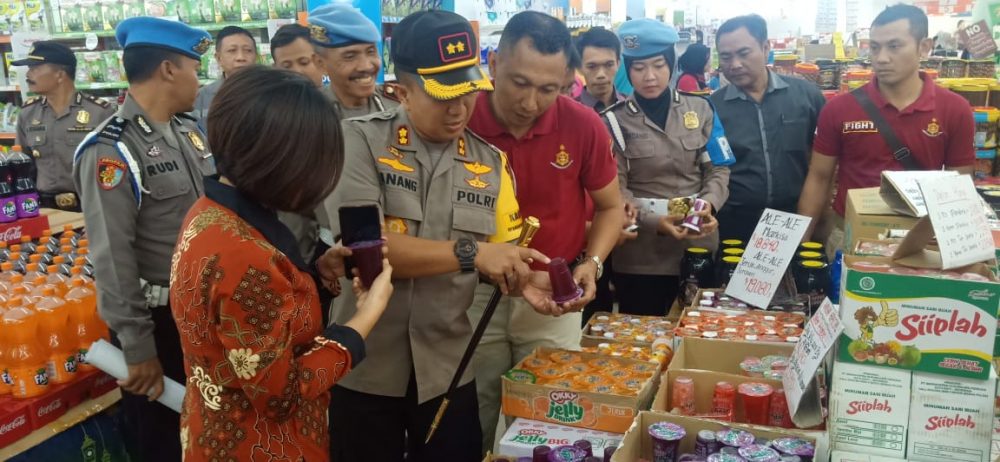 Polres Blora Bersama Instansi Terkait Sidak Pasar Swalayan.