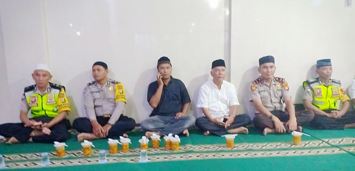 Polsek Tanjung Duren Buka Puasa Bersama Jamaah Masjid Ar-Ridho