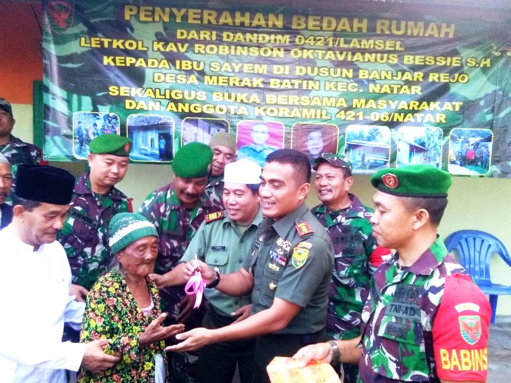 Dandim 0421/Lamsel Kembali Serahkan Satu Unit Rumah